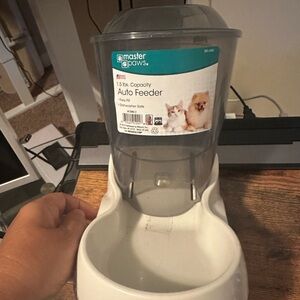 ⭕️ 5/$5 ⭕️ NWT master paws 1.5 auto feeder